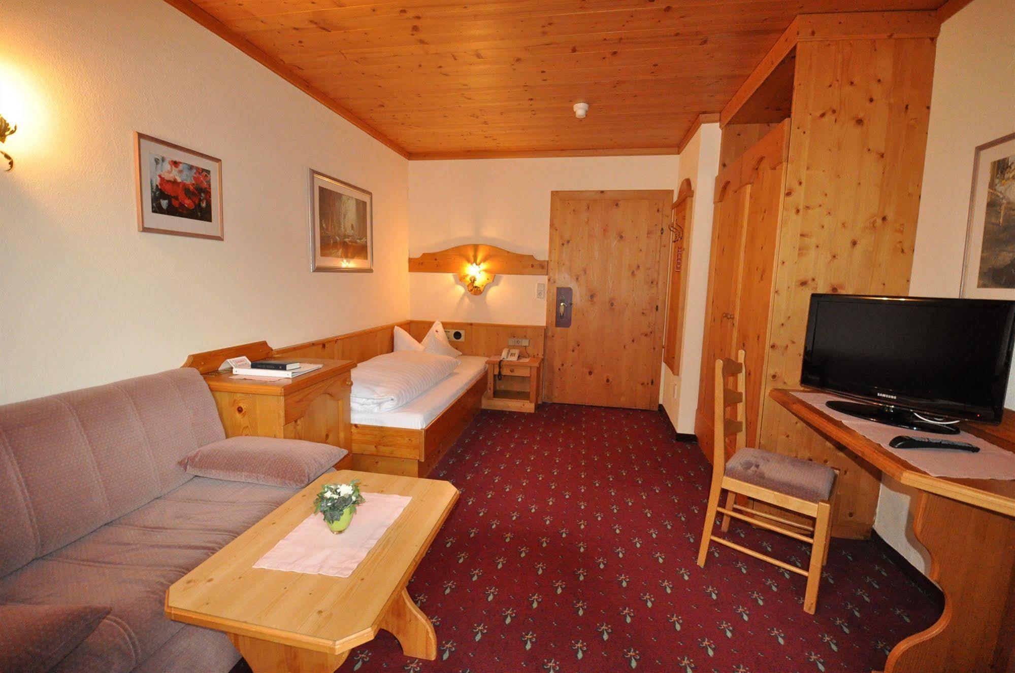 Hotel Burgstall Neustift im Stubaital Buitenkant foto